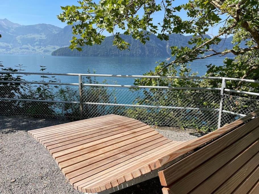 Villa Bootsmann Mit Spektakulaerer Seesicht Nahe Badestrand Vitznau Exterior foto